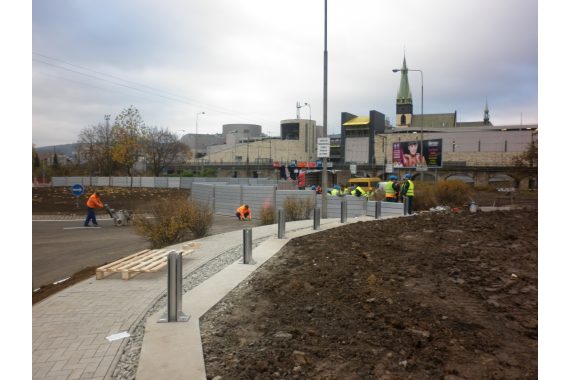 Labe, Ústí nad Labem, levý břeh - protipovodňová ochrana - obrázek